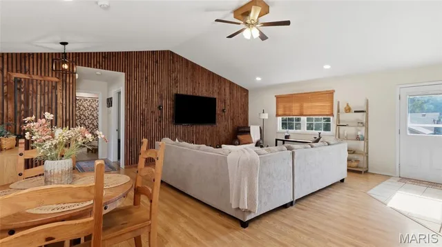 Kitchen — 19758 Sugar Lane Waynesville Missouri real estate