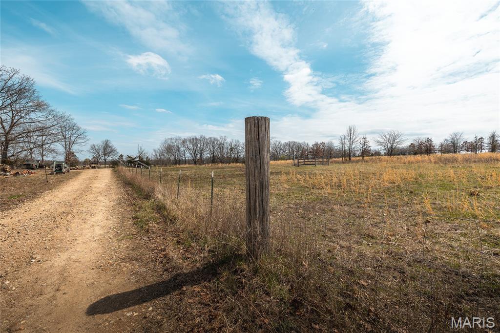 12855 Chicago Road Dixon Missouri 2 bedroom 1 bathroom home for sale listed at $290,000