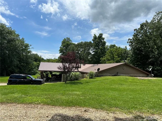 3329 BOETTCHER Road, Bland MO