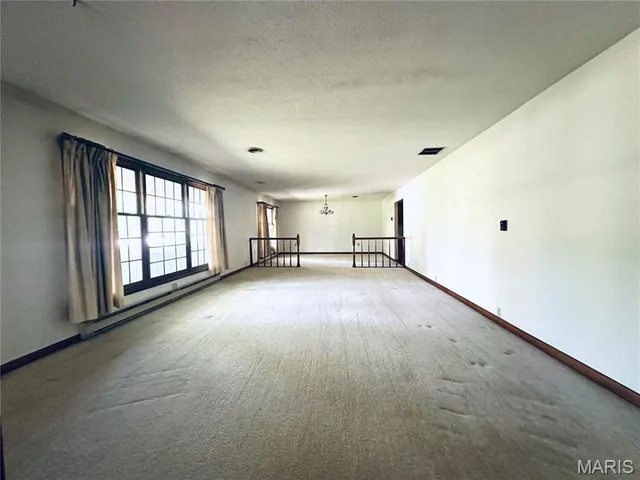 Living room — 528 Home Drive St James Missouri real estate