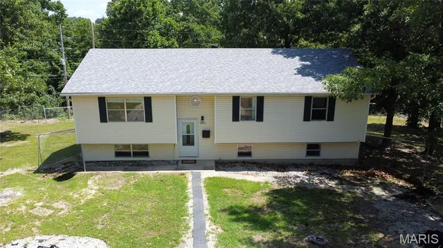 24370 Trolley Lane, St Robert MO