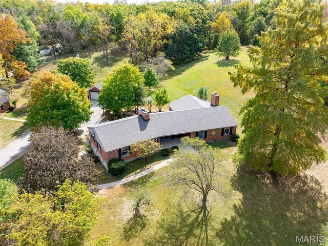 Front exterior — 1 Meadowbrook Heights Hannibal Missouri real estate