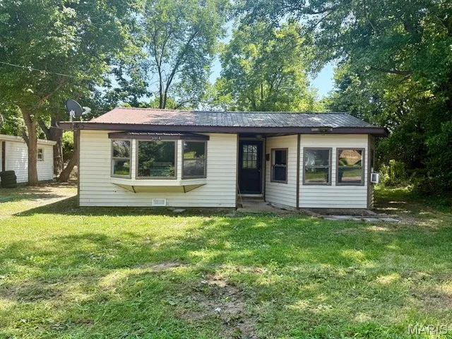 304 Ozark Street, Houston MO