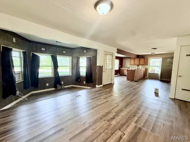 Primary bedroom — 304 Ozark Street Houston Missouri real estate