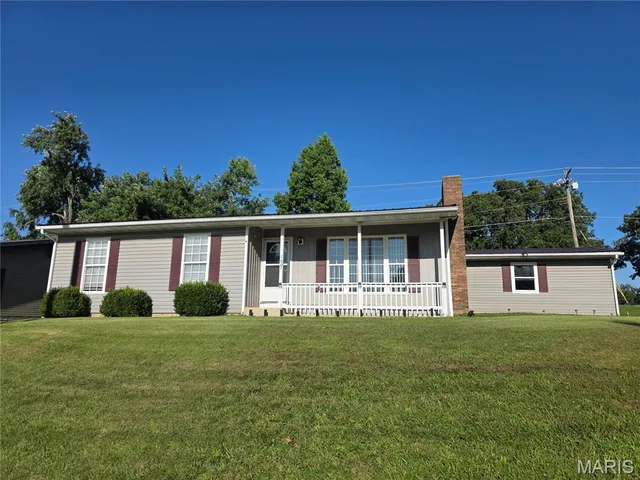 Front exterior — 1605 McCutchen Road Rolla Missouri real estate