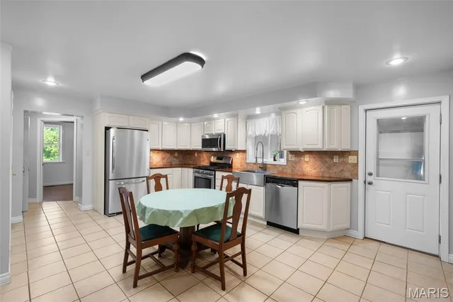 Kitchen — 2760 Highway C New Haven Missouri real estate