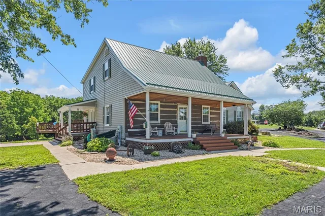 Front exterior — 2302 Berkemeyer Road Hermann Missouri real estate