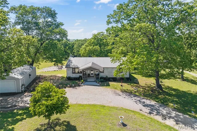 Front exterior — 59 Oak Hill Road Eldon Missouri real estate