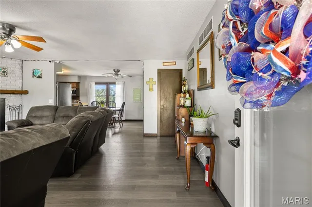 Primary bedroom — 59 Oak Hill Road Eldon Missouri real estate
