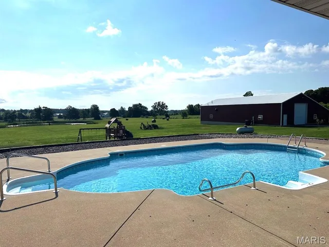 Primary bedroom — 21880 Highway B 2 Lebanon Missouri real estate