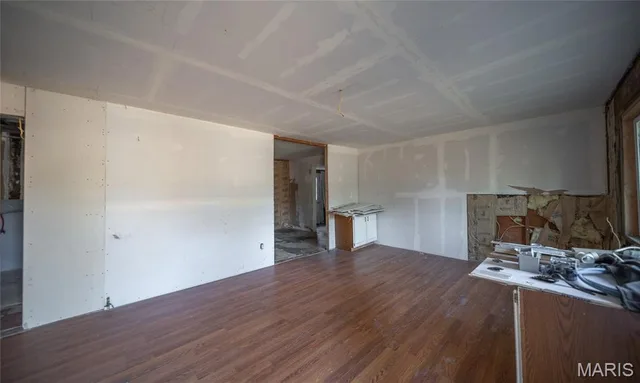 Living room — 234 Holland Drive Richland Missouri real estate