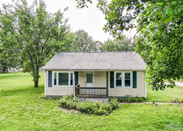 Front exterior — 1113 Hess Avenue Rolla Missouri real estate