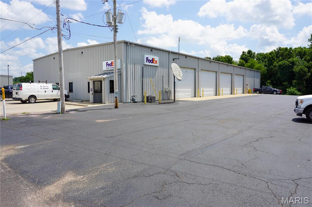 11290 Twitty Drive Rolla Missouri home for sale listed at $799,000