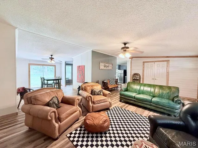Primary bedroom — 10595 Mill Road Bucyrus Missouri real estate