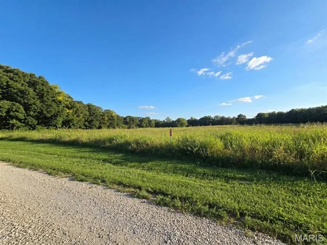 Front exterior — 5.3 +/- Wapiti Trail New Haven Missouri real estate