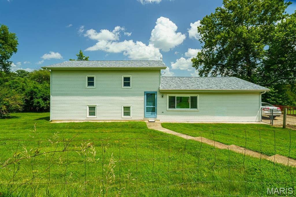 10160 County Road 8150 Rolla Missouri 3 bedroom 2 bathroom home for sale listed at $210,000