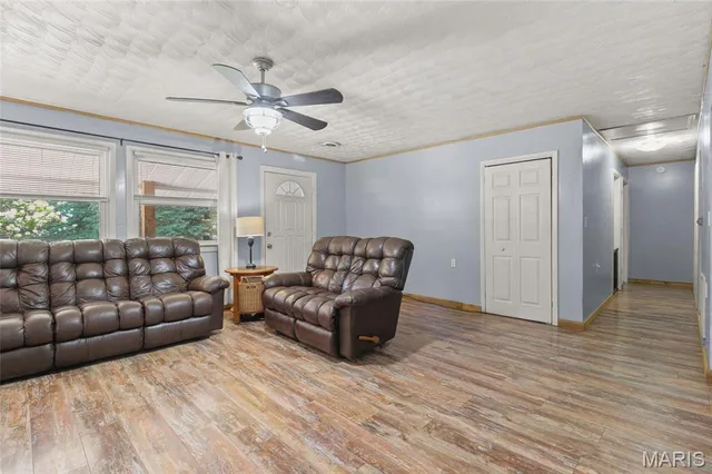 Primary bedroom — 9175 Jones Creek Road Dittmer Missouri real estate