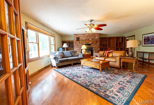 Primary bedroom — 15655 County Road 5190 Rolla Missouri real estate