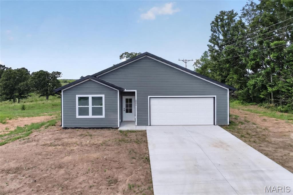 2043 Kay Avenue Lebanon Missouri 3 bedroom 2 bathroom home for sale listed at $280,000