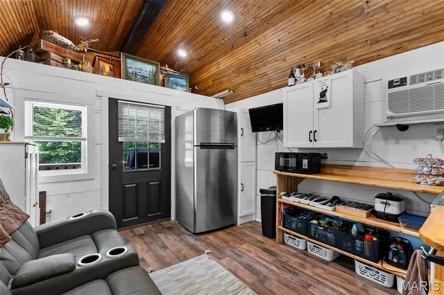 Primary bedroom — 4127 Oakwood Road Park Hills Missouri real estate