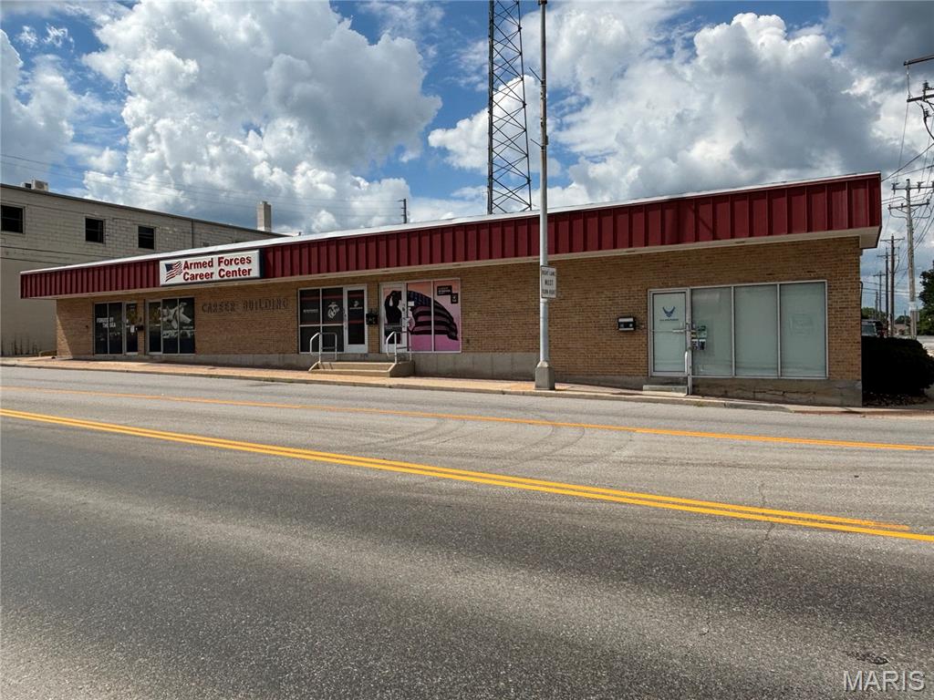 100 W 10th Street Rolla Missouri home for sale listed at $400,000