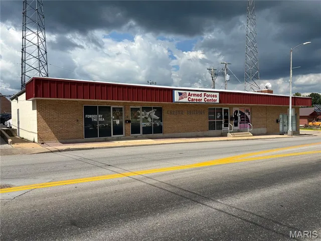 Front exterior — 100 W 10th Street Rolla Missouri real estate