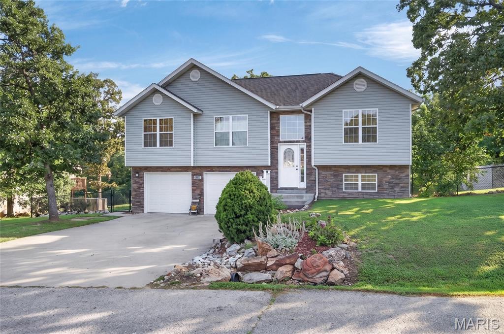 18719 Lynn Lane Waynesville Missouri 4 bedroom 3 bathroom home for sale listed at $272,900