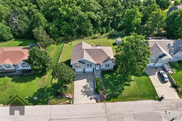 Front exterior — 18719 Lynn Lane Waynesville Missouri real estate