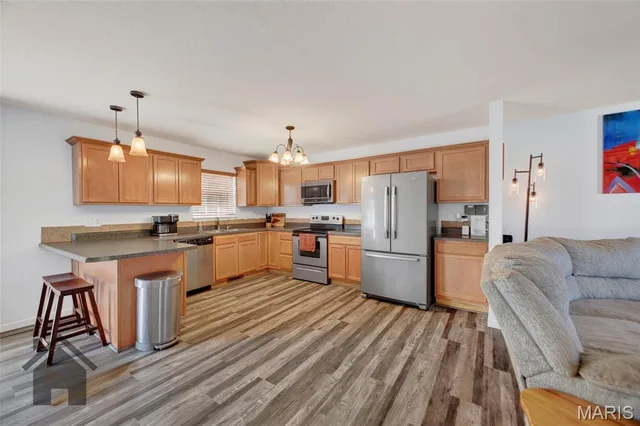 Kitchen — 18719 Lynn Lane Waynesville Missouri real estate