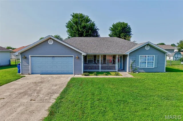 1137 Applelane Drive, Lebanon MO
