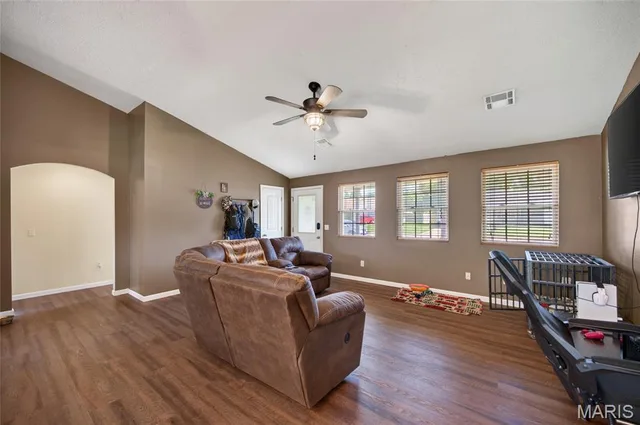 Kitchen — 1137 Applelane Drive Lebanon Missouri real estate