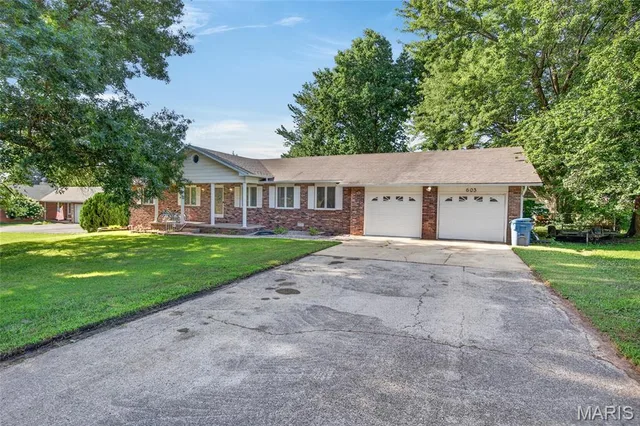 Front exterior — 603 Birchbark Lane Lebanon Missouri real estate