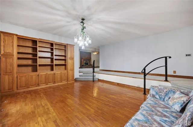 Primary bedroom — 468 White Clover Road Strafford Missouri real estate