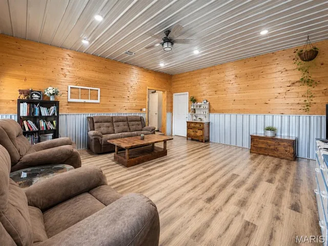 Living room — 1153 County Road 6040 Salem Missouri real estate