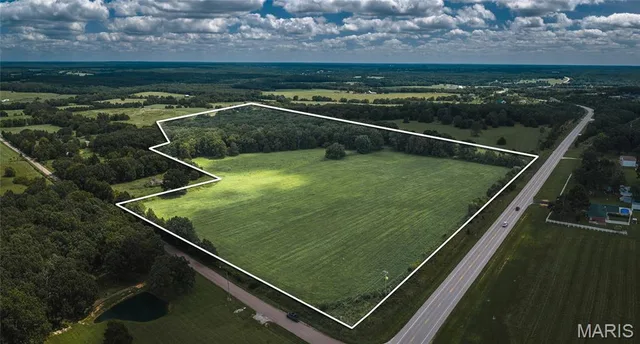 Primary bedroom — 34.66 Acres m/l Hwy 72/County Road 4080 Rolla Missouri real estate