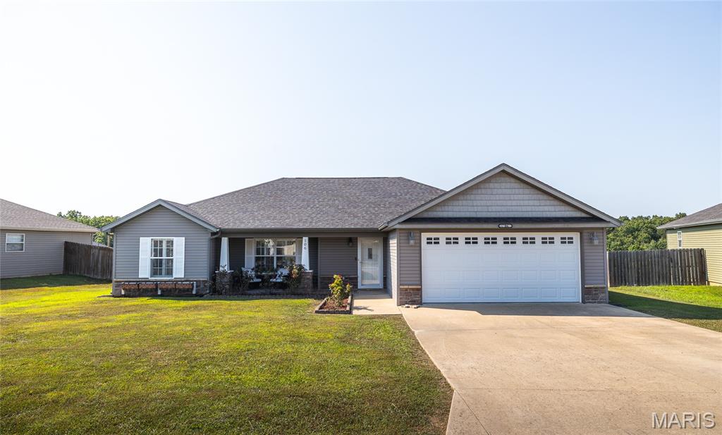 106 Greythorn Court St Robert Missouri 3 bedroom 2 bathroom home for sale listed at $265,000