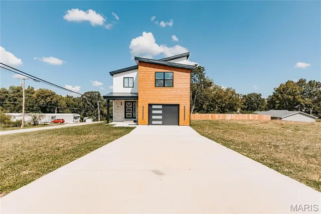 501 Pine Street, Dixon MO