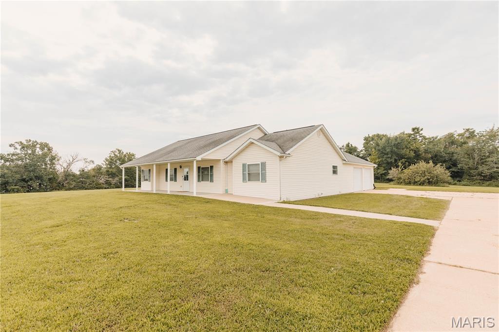 12594 Highway D Dixon Missouri 4 bedroom 2 bathroom home for sale listed at $295,000