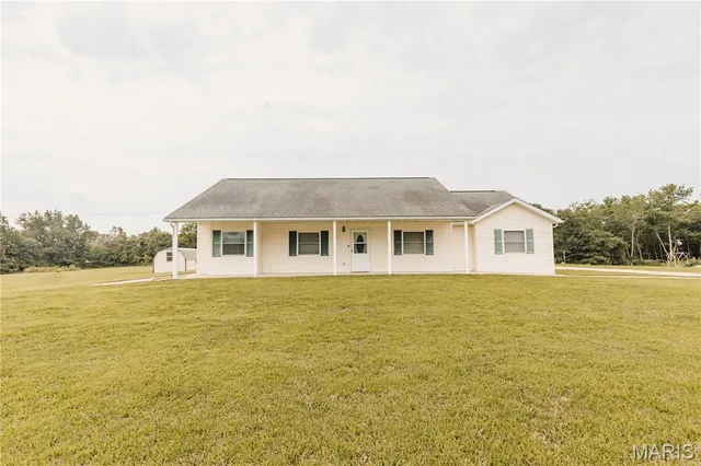 Front exterior — 12594 Highway D Dixon Missouri real estate