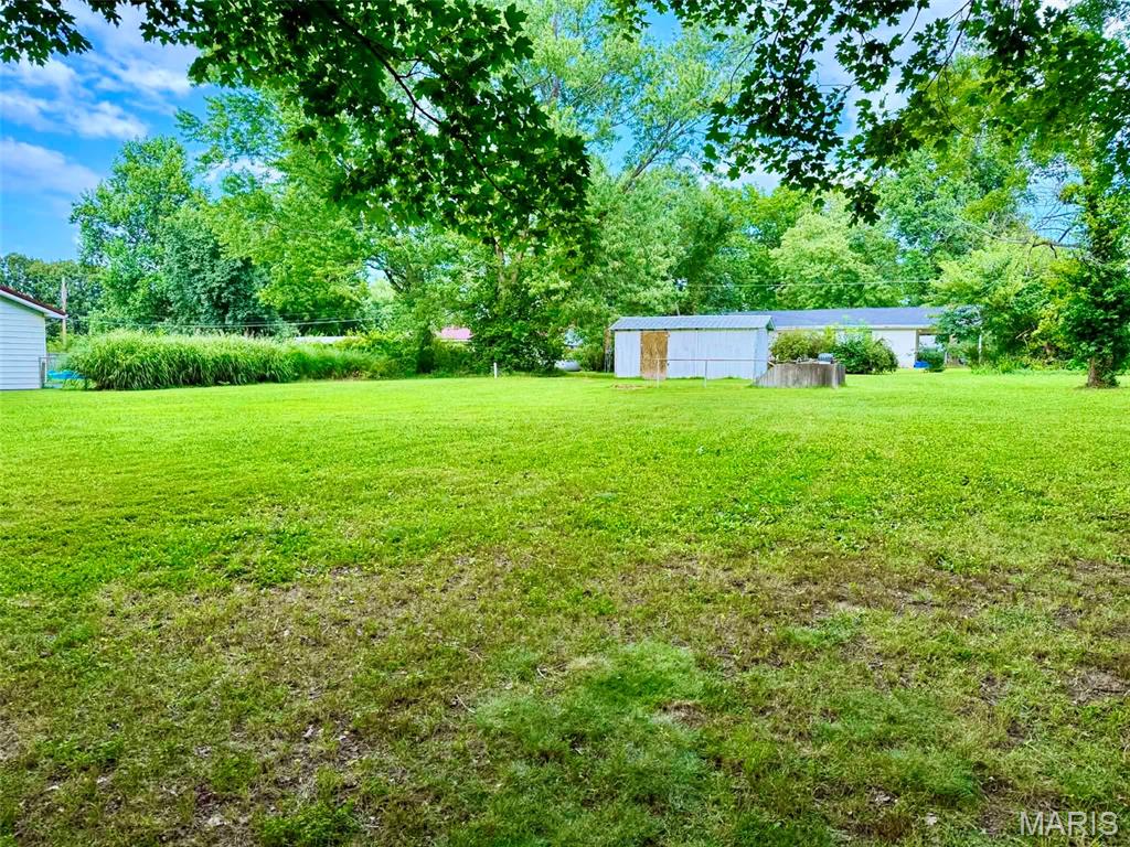 320 Quaker Avenue Houston Missouri home for sale listed at $45,000