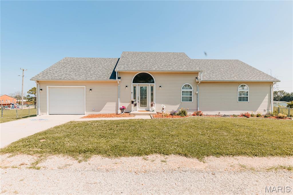 150 Cedar Circle Drive Vienna Missouri 3 bedroom 2 bathroom home for sale listed at $210,000