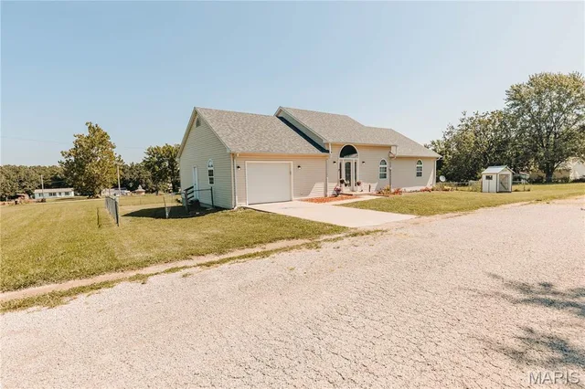 Front exterior — 150 Cedar Circle Drive Vienna Missouri real estate