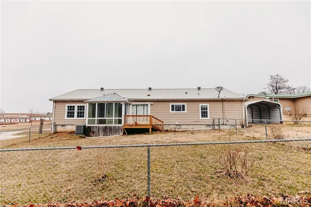 Front exterior — 215 E 5th Street Dixon Missouri real estate