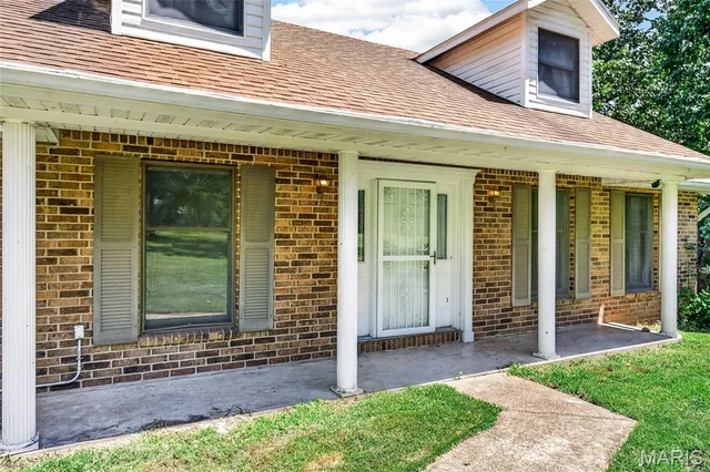 Front exterior — 19540 Highway 28 Dixon Missouri real estate