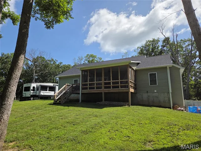 Primary bedroom — 4200 Highway 19 Cuba Missouri real estate
