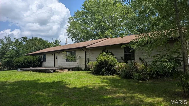 Front exterior — 12352 W Highway 32 Salem Missouri real estate