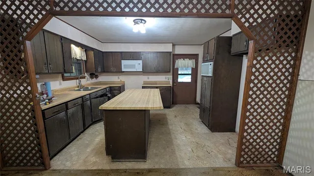 Primary bedroom — 12352 W Highway 32 Salem Missouri real estate
