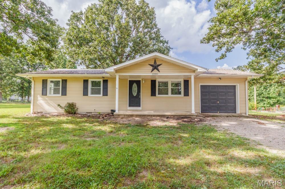 22915 Daisy Road Lebanon Missouri 3 bedroom 2 bathroom home for sale listed at $225,000