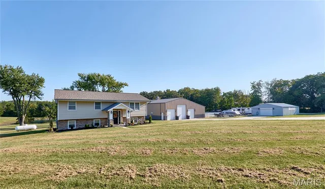 Front exterior — 2100 Spielhagen Road Troy Missouri real estate