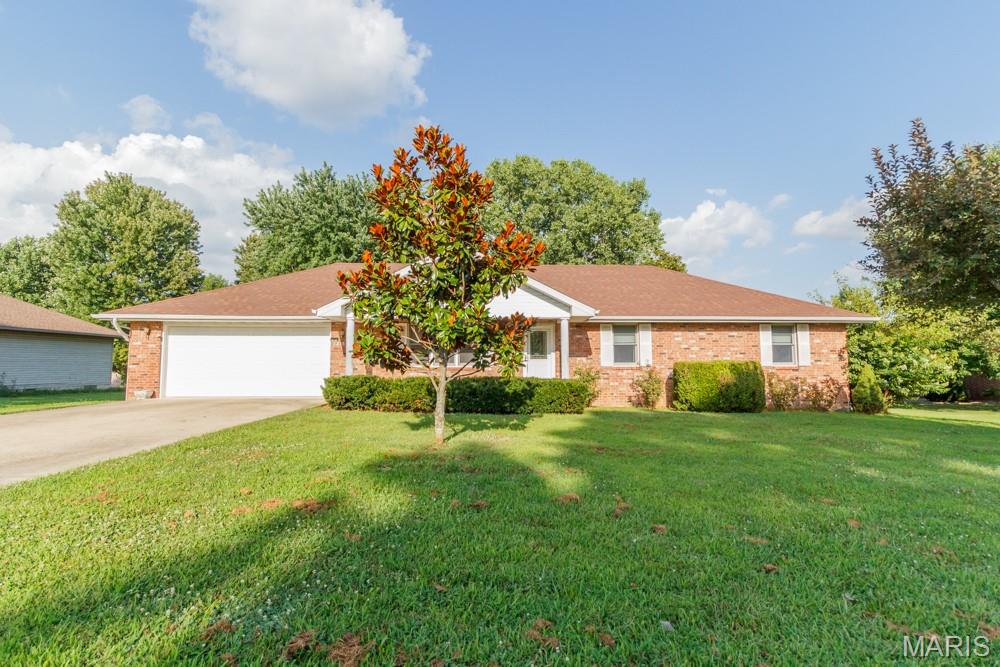 1218 Quail Valley Circle, Lebanon MO